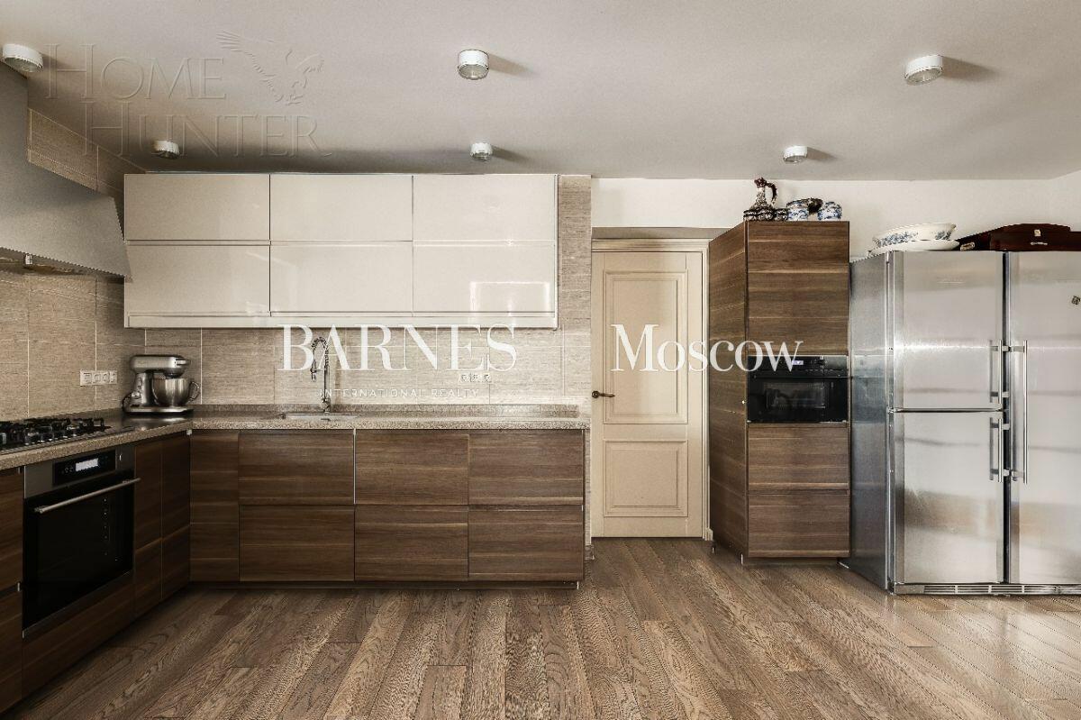 2-этажный коттедж 450 м² с отделкой