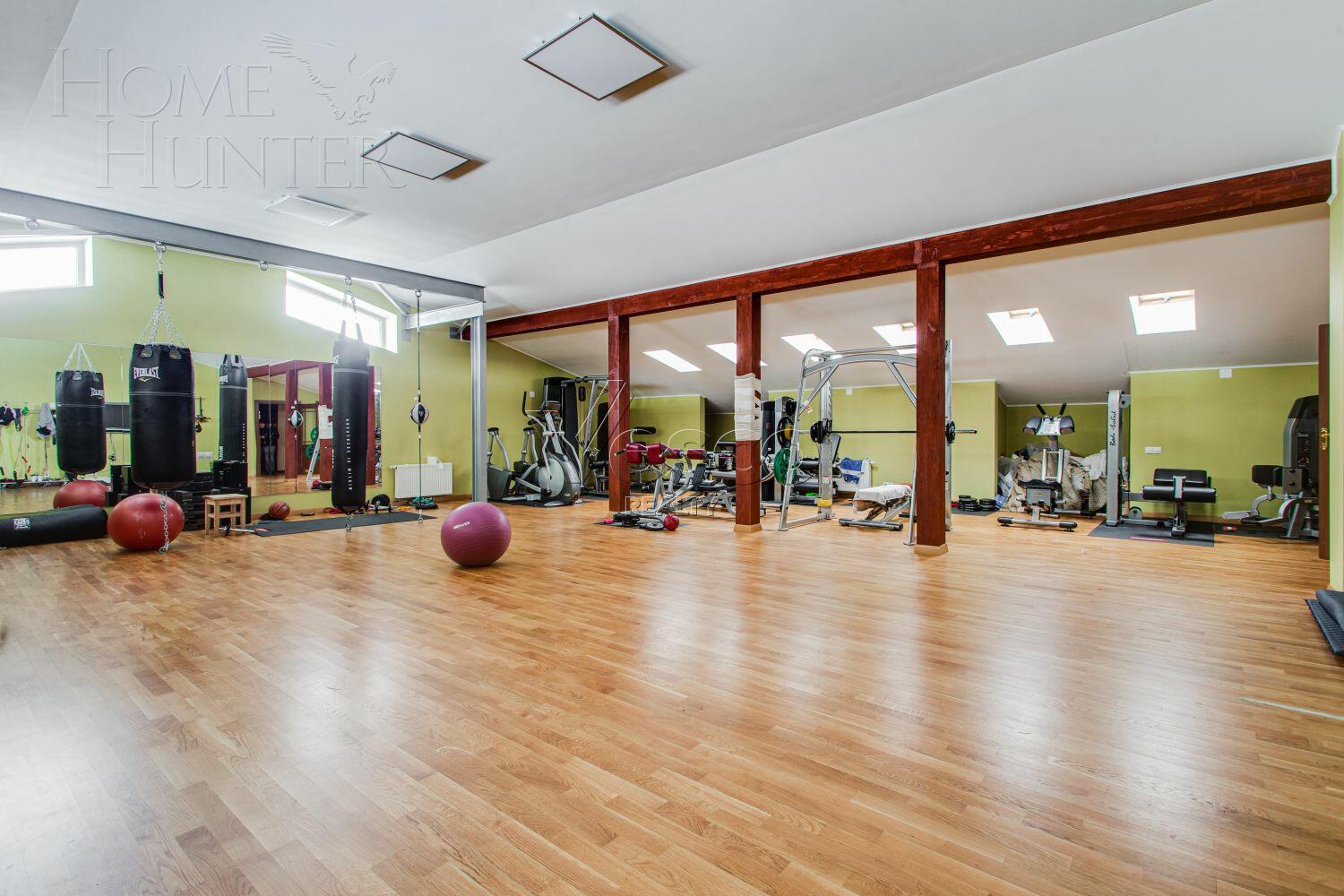 2-этажный коттедж 1 380 м² с отделкой