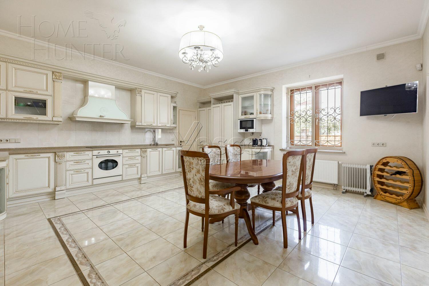 2-этажный коттедж 750 м² с отделкой