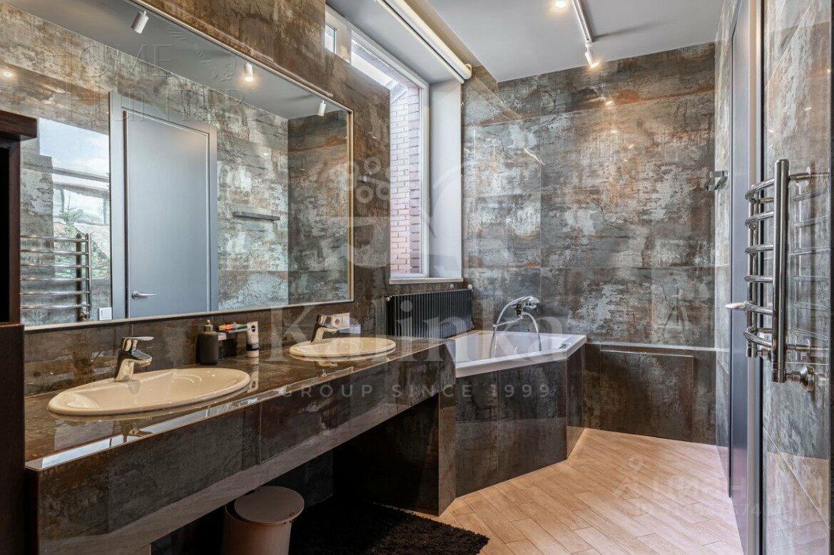 3-этажный таунхаус 350 м² с отделкой