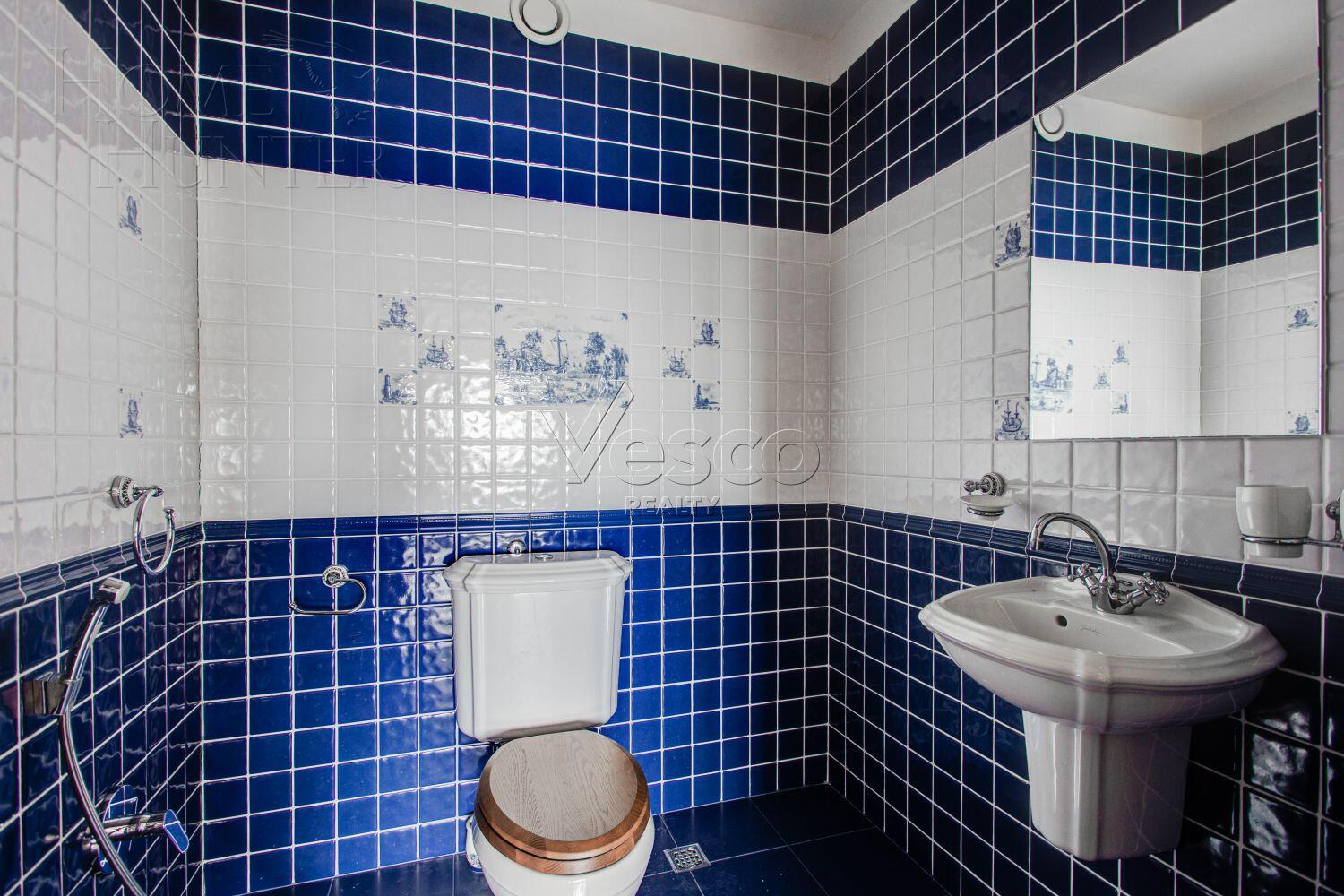 2-этажный коттедж 1 380 м² с отделкой