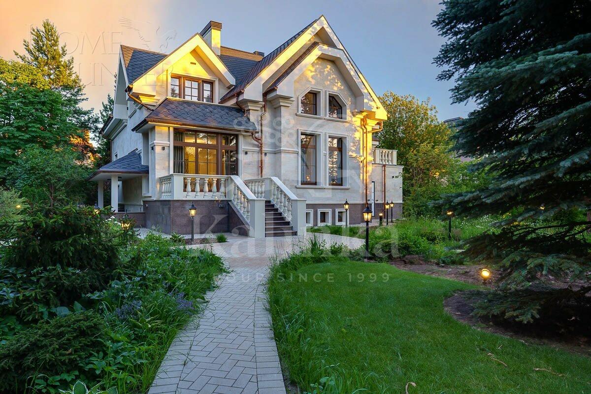 2-этажный коттедж 360 м² с отделкой