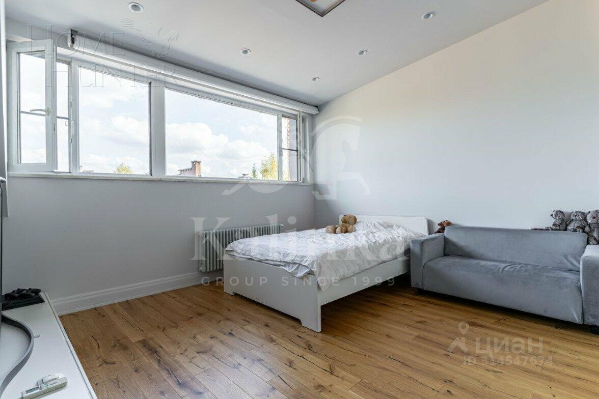 3-этажный таунхаус 350 м² с отделкой