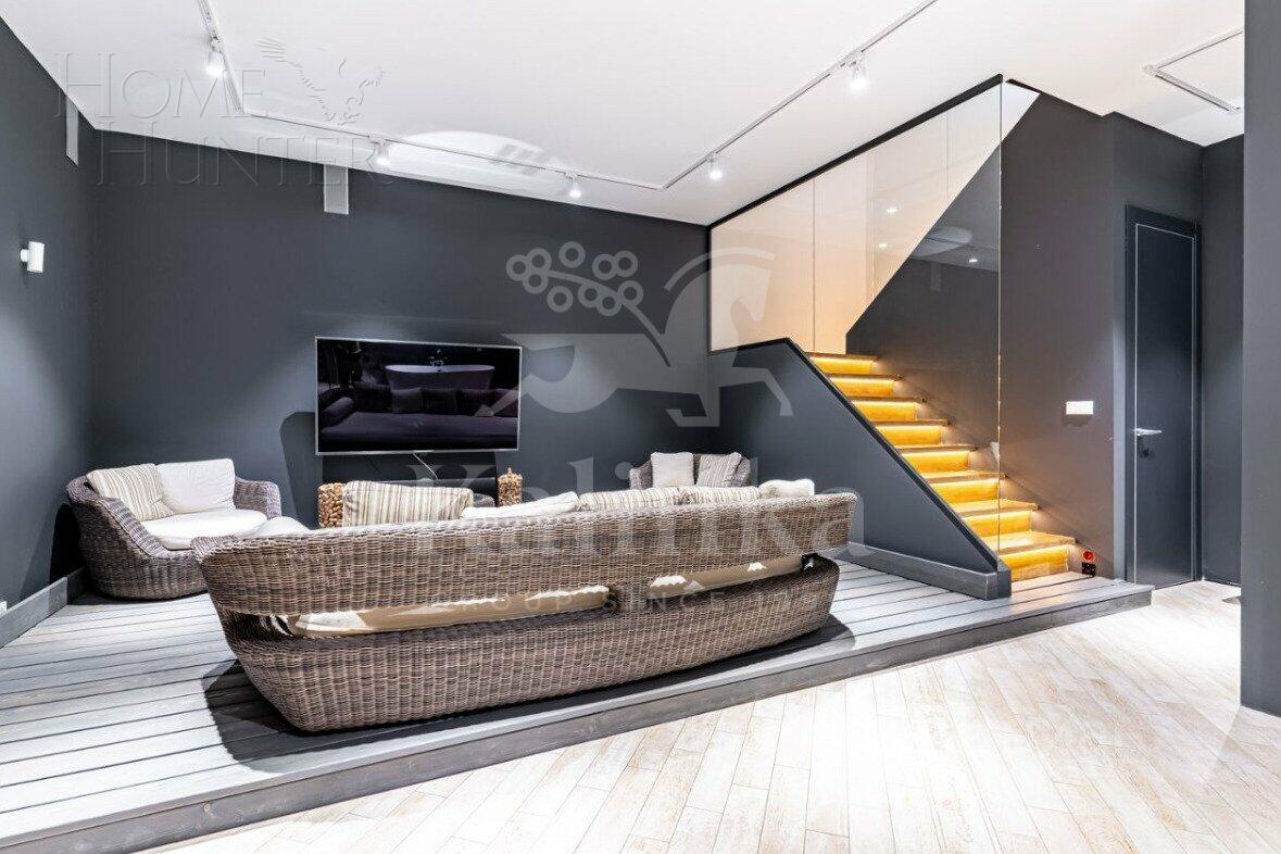 3-этажный таунхаус 350 м² с отделкой