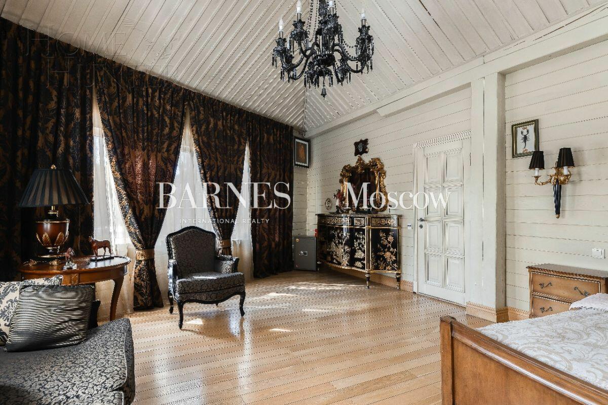 2-этажный коттедж 450 м² с отделкой