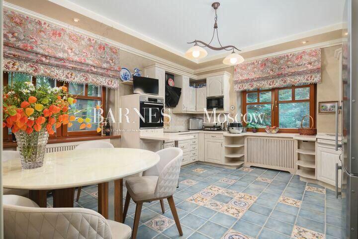 2-этажный коттедж 410 м² с отделкой