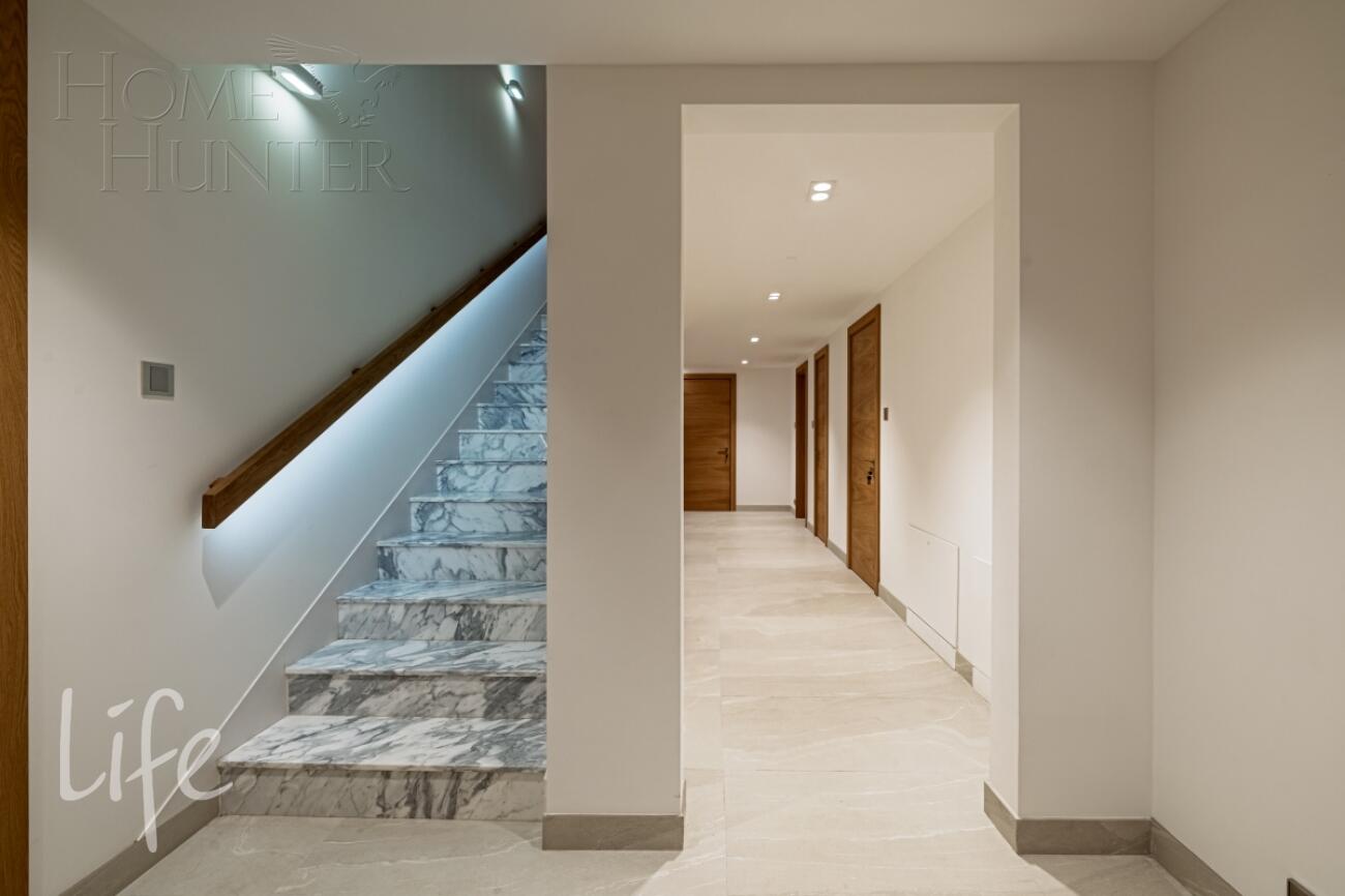 2-этажный коттедж 1 330 м² с отделкой