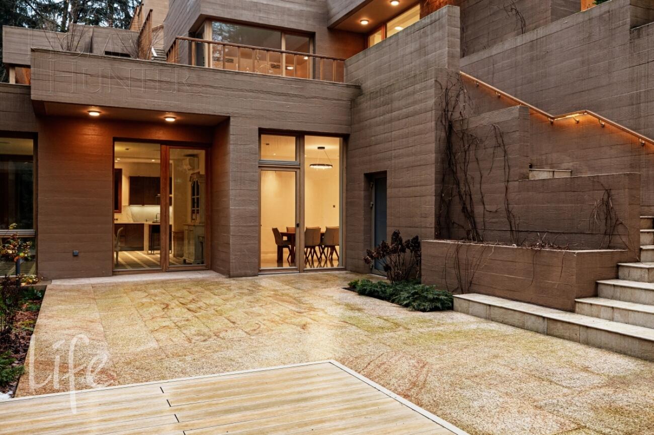 2-этажный коттедж 1 330 м² с отделкой