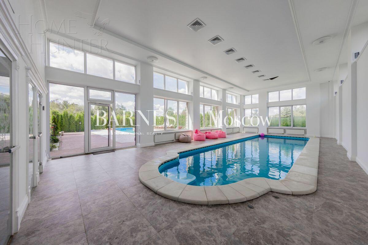 2-этажный коттедж 1 667 м² с отделкой