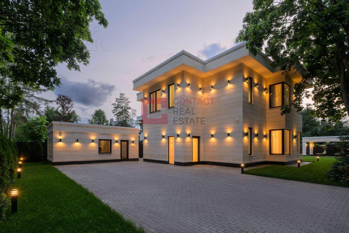 2-этажный коттедж 350 м² с отделкой