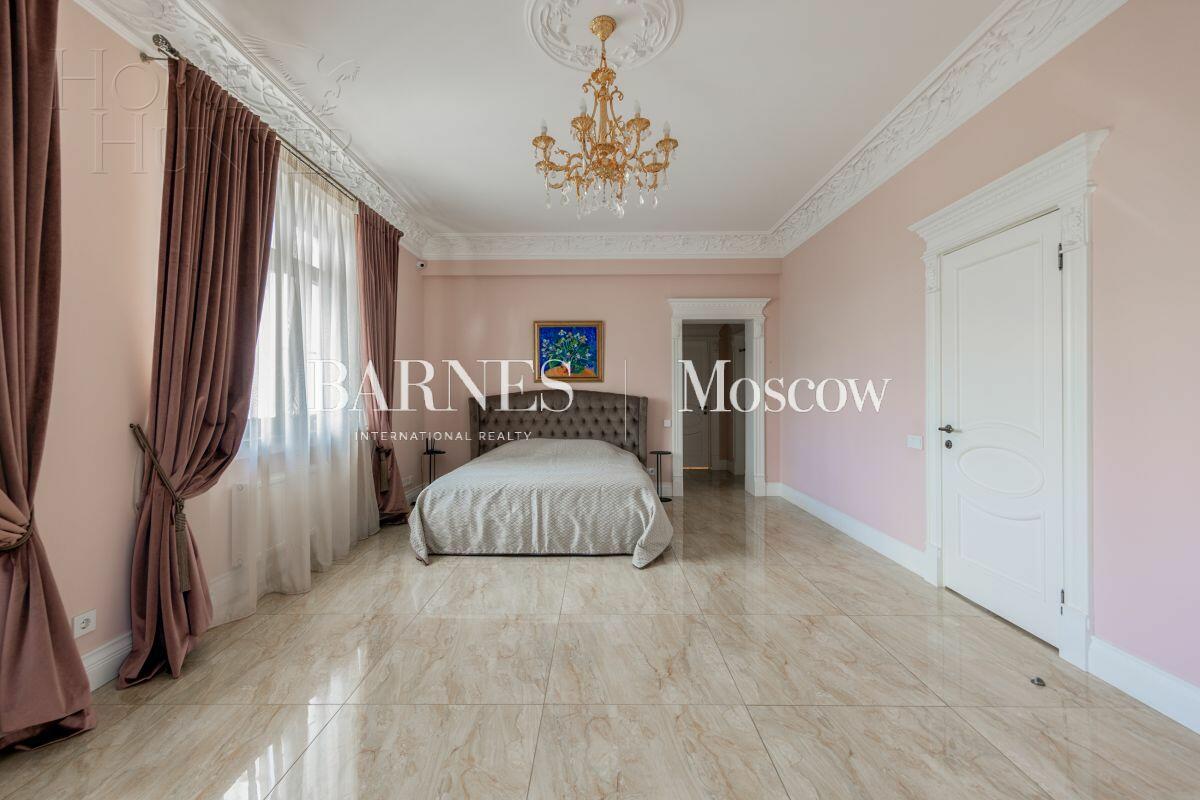 2-этажный коттедж 1 667 м² с отделкой