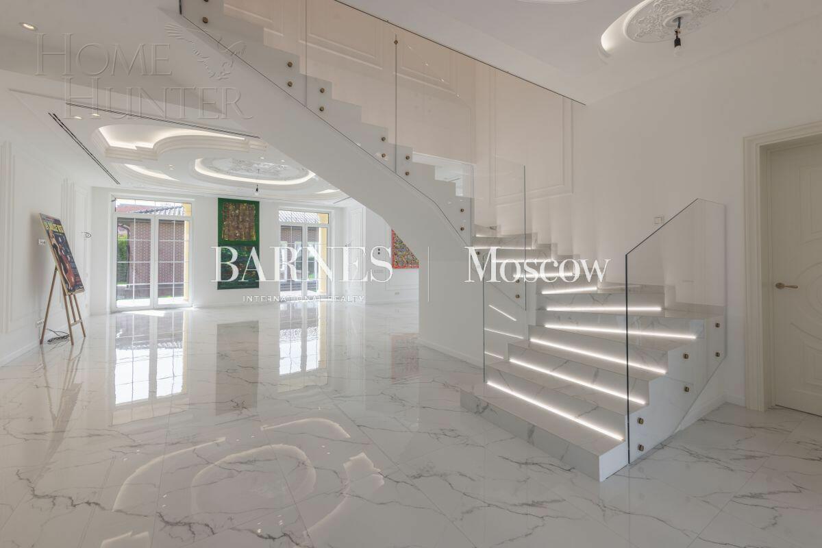 2-этажный коттедж 900 м² с отделкой