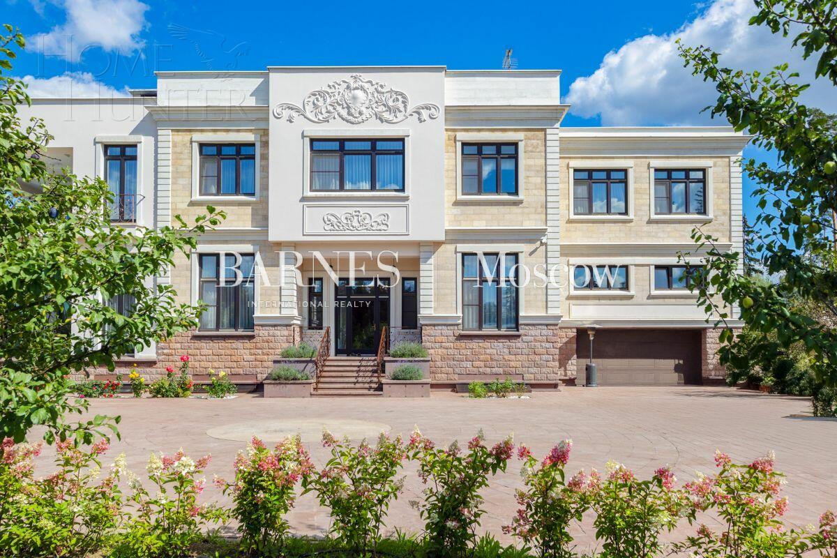 2-этажный коттедж 1 667 м² с отделкой