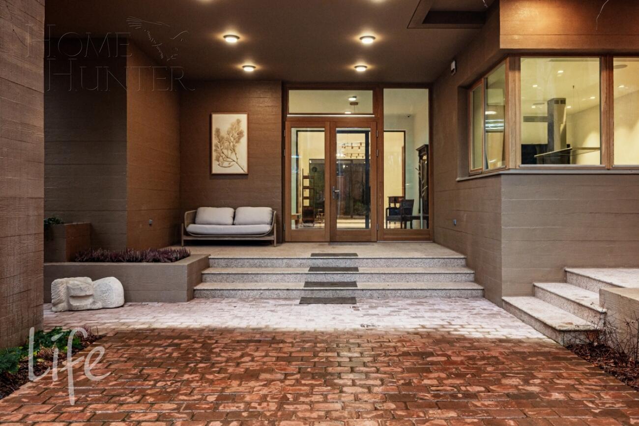 2-этажный коттедж 1 330 м² с отделкой