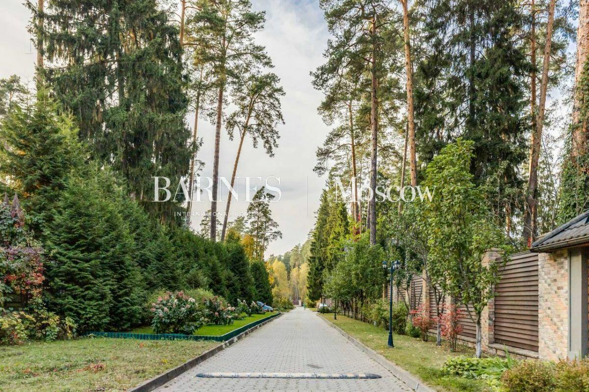 2-этажный коттедж 616 м² без отделки