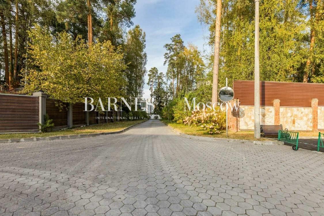 2-этажный коттедж 616 м² без отделки