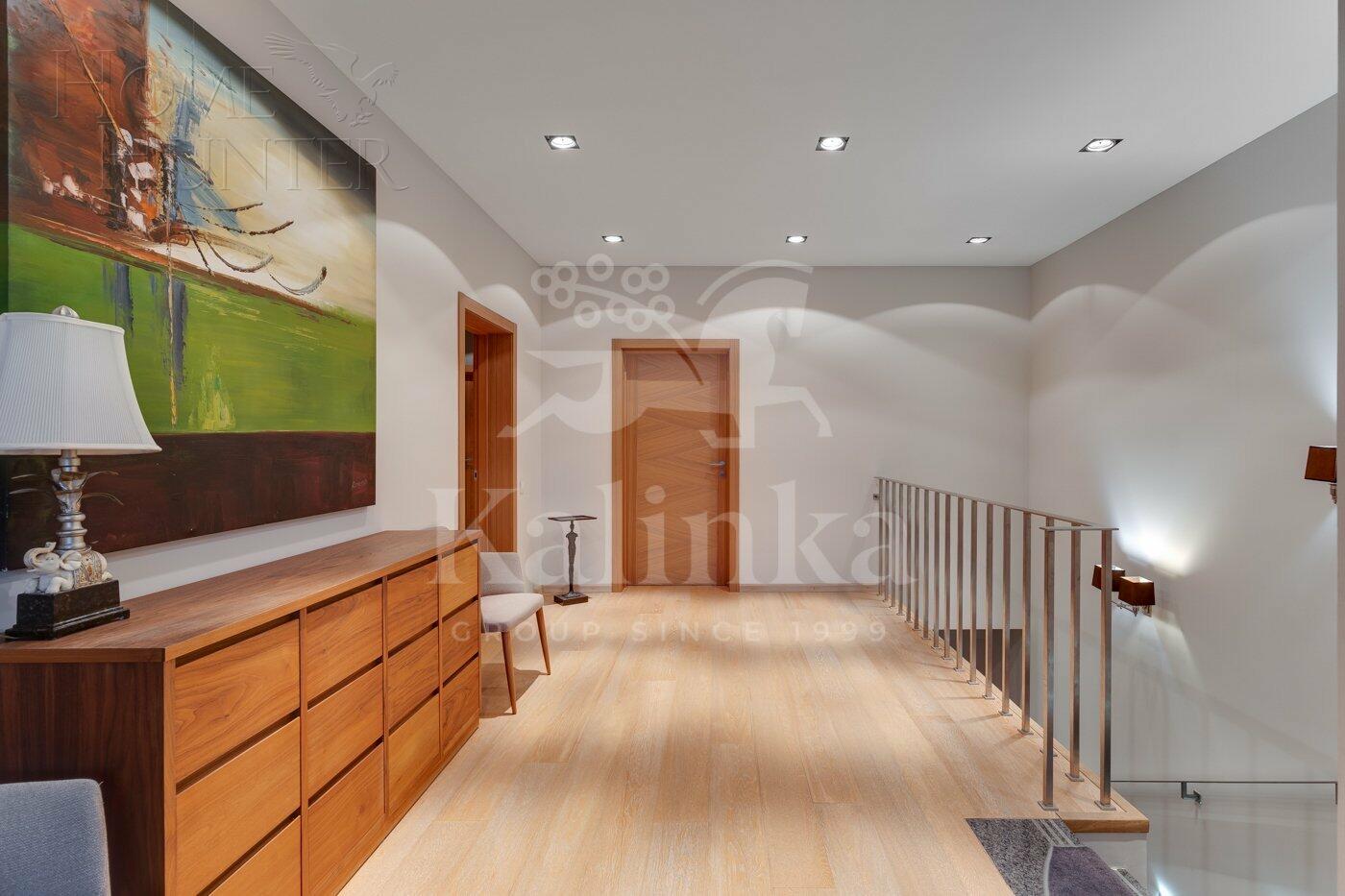 2-этажный коттедж 640 м² с отделкой