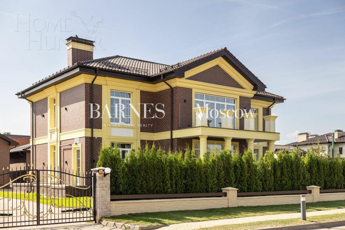 2-этажный коттедж 900 м² с отделкой