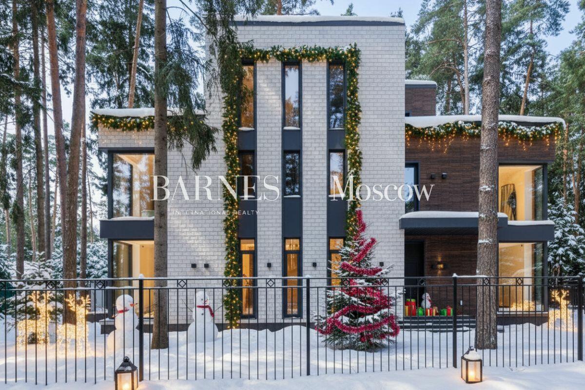 3-этажный коттедж 380 м² с отделкой