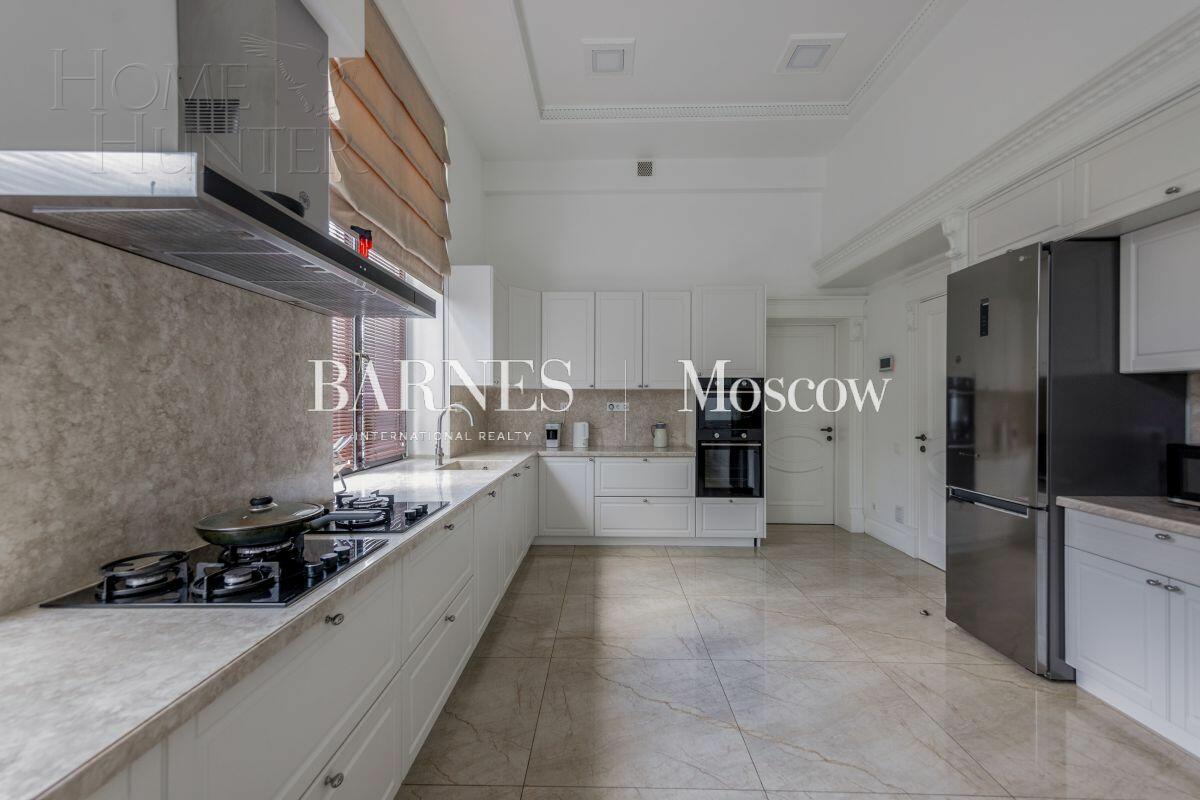 2-этажный коттедж 1 667 м² с отделкой