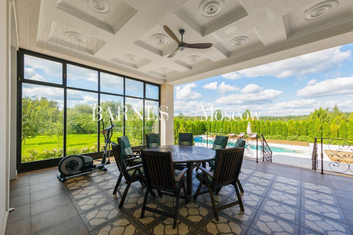 2-этажный коттедж 1 667 м² с отделкой