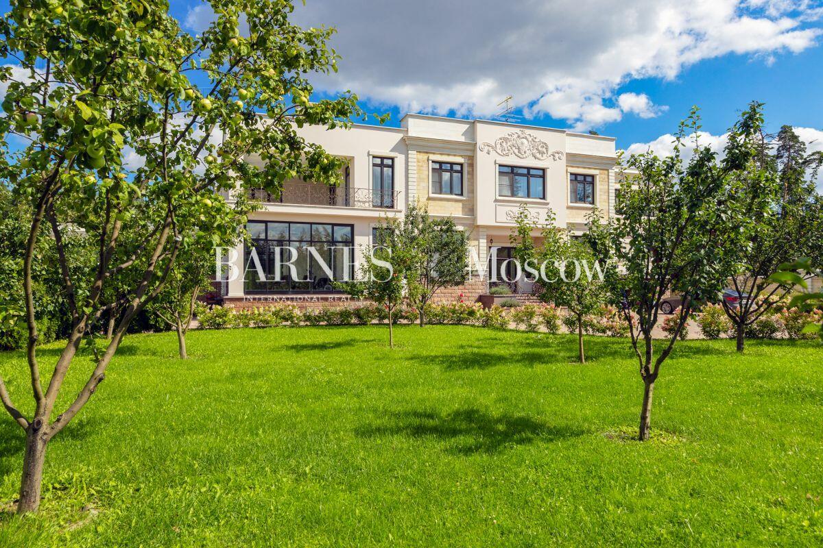 2-этажный коттедж 1 667 м² с отделкой