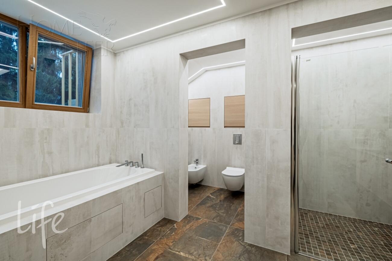 2-этажный коттедж 1 330 м² с отделкой