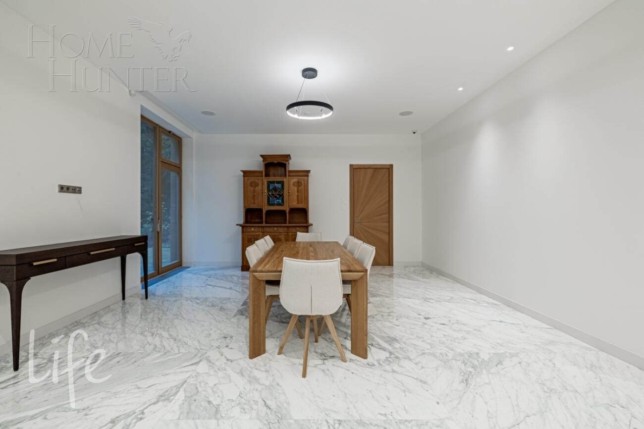 2-этажный коттедж 1 330 м² с отделкой