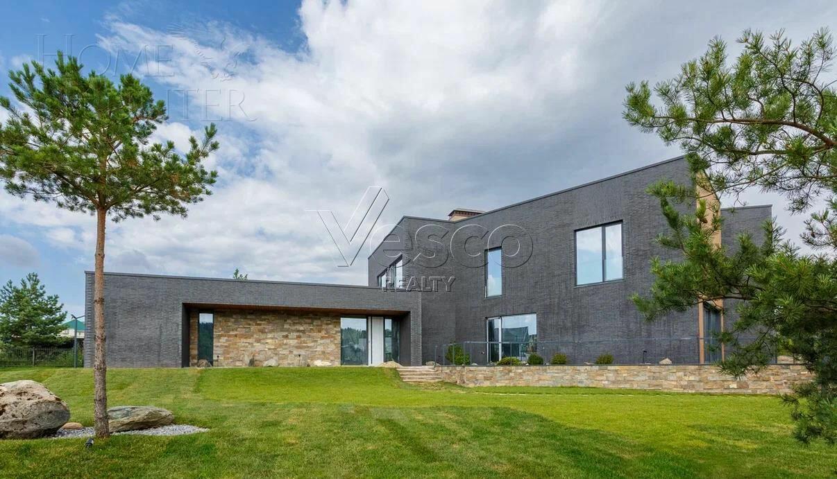 2-этажный коттедж 970 м² без отделки