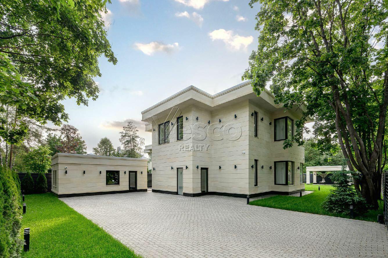 2-этажный коттедж 300 м² с отделкой