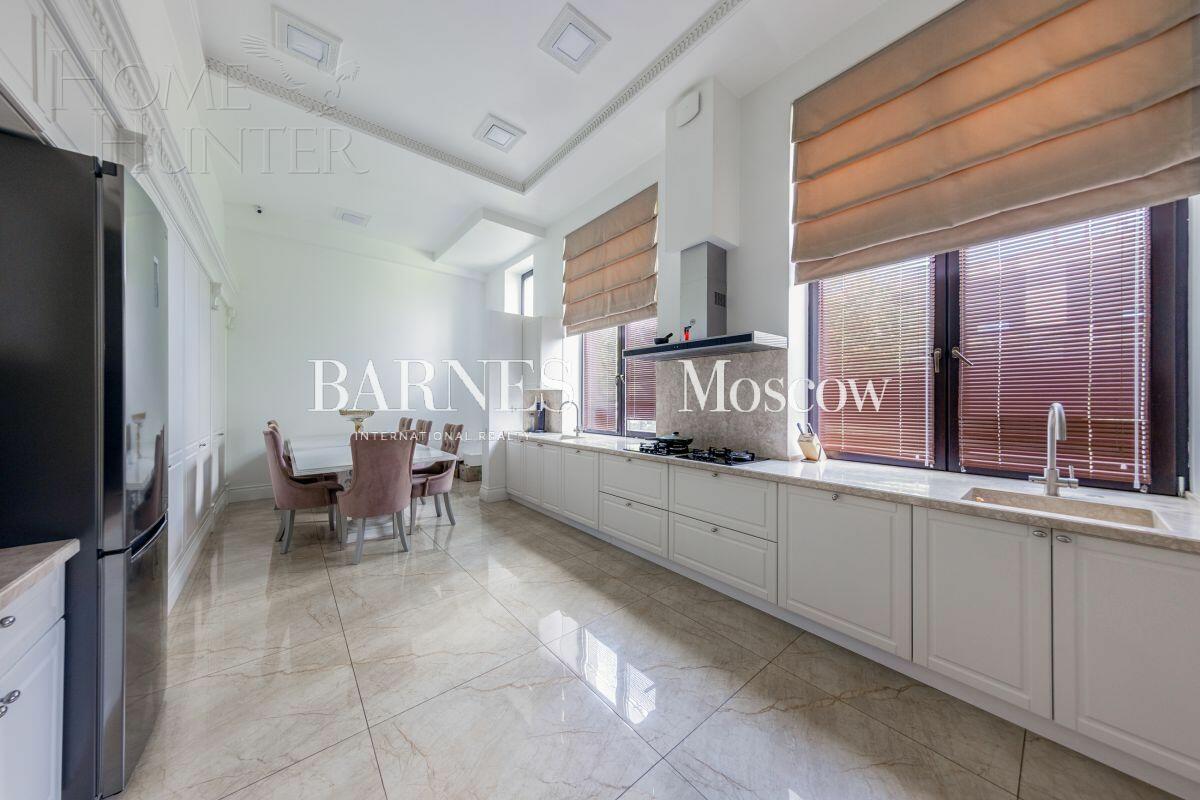 2-этажный коттедж 1 667 м² с отделкой