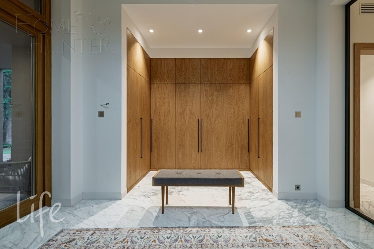 2-этажный коттедж 1 330 м² с отделкой