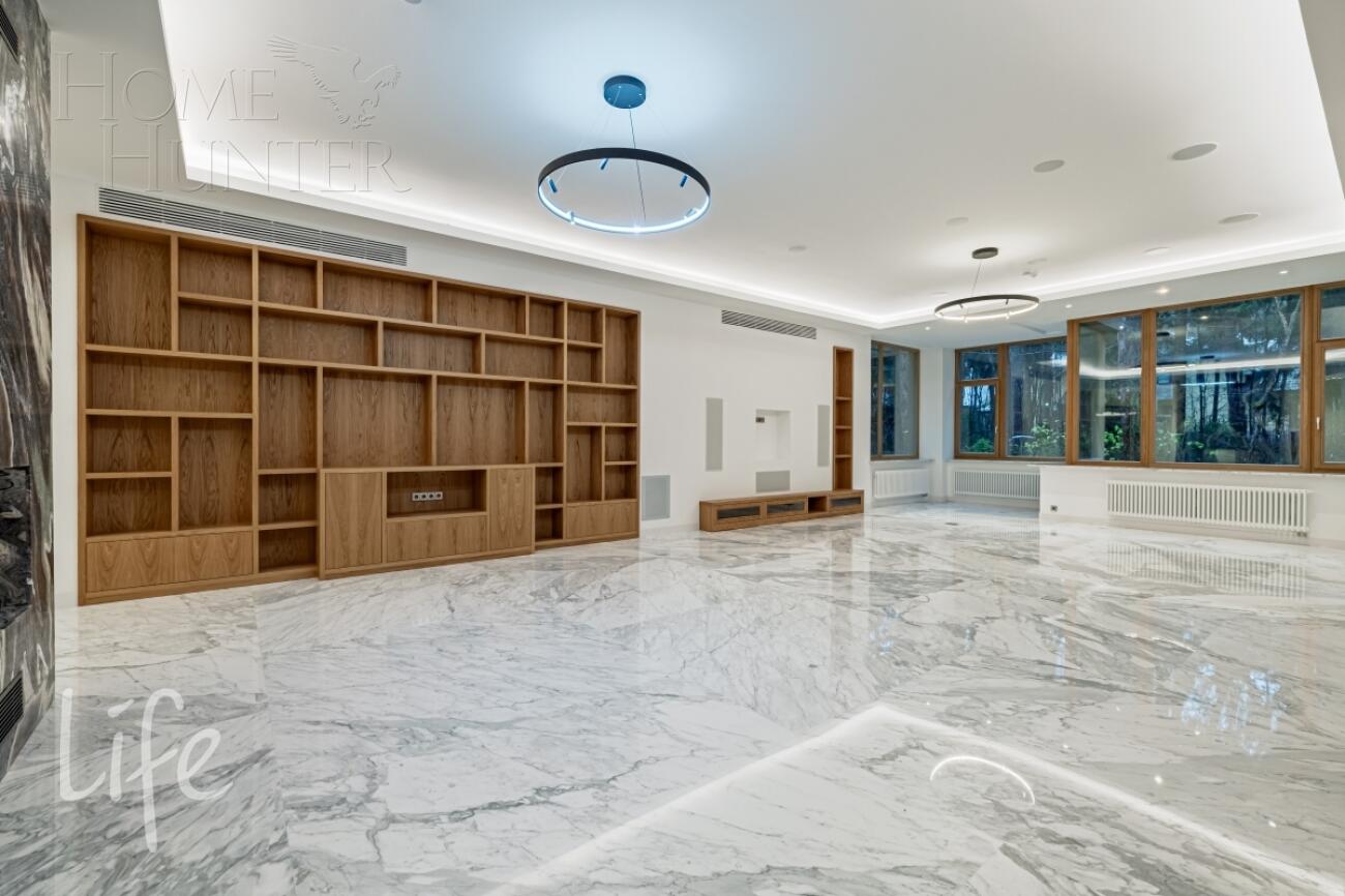 2-этажный коттедж 1 330 м² с отделкой