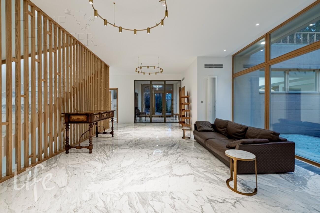 2-этажный коттедж 1 330 м² с отделкой