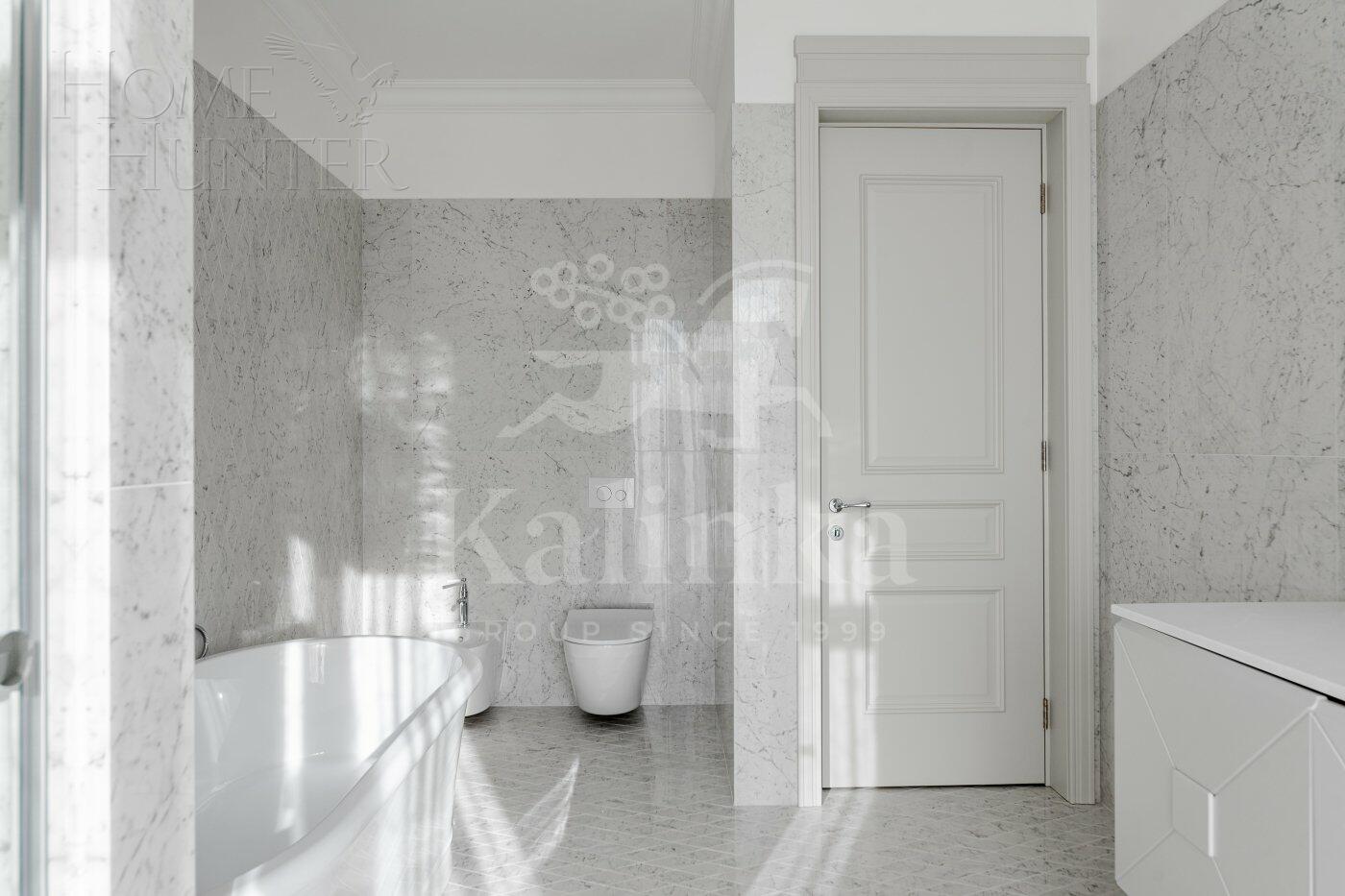 2-этажный коттедж 1 250 м² с отделкой