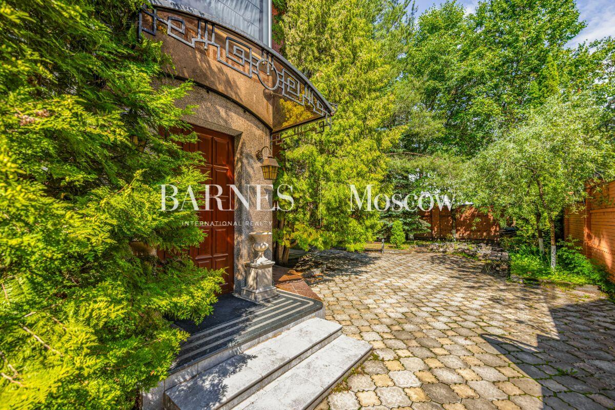 2-этажный коттедж 800 м² с отделкой