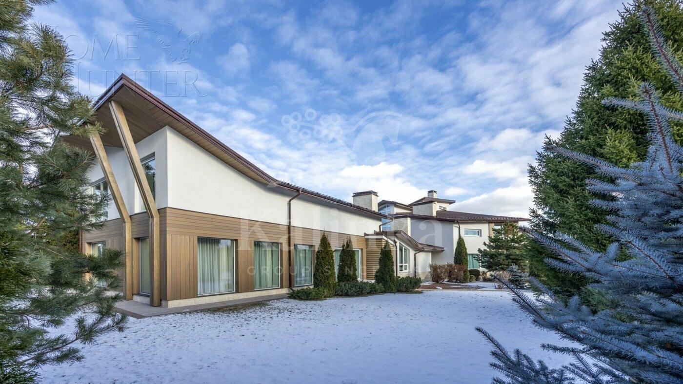 3-этажный коттедж 1 000 м² с отделкой