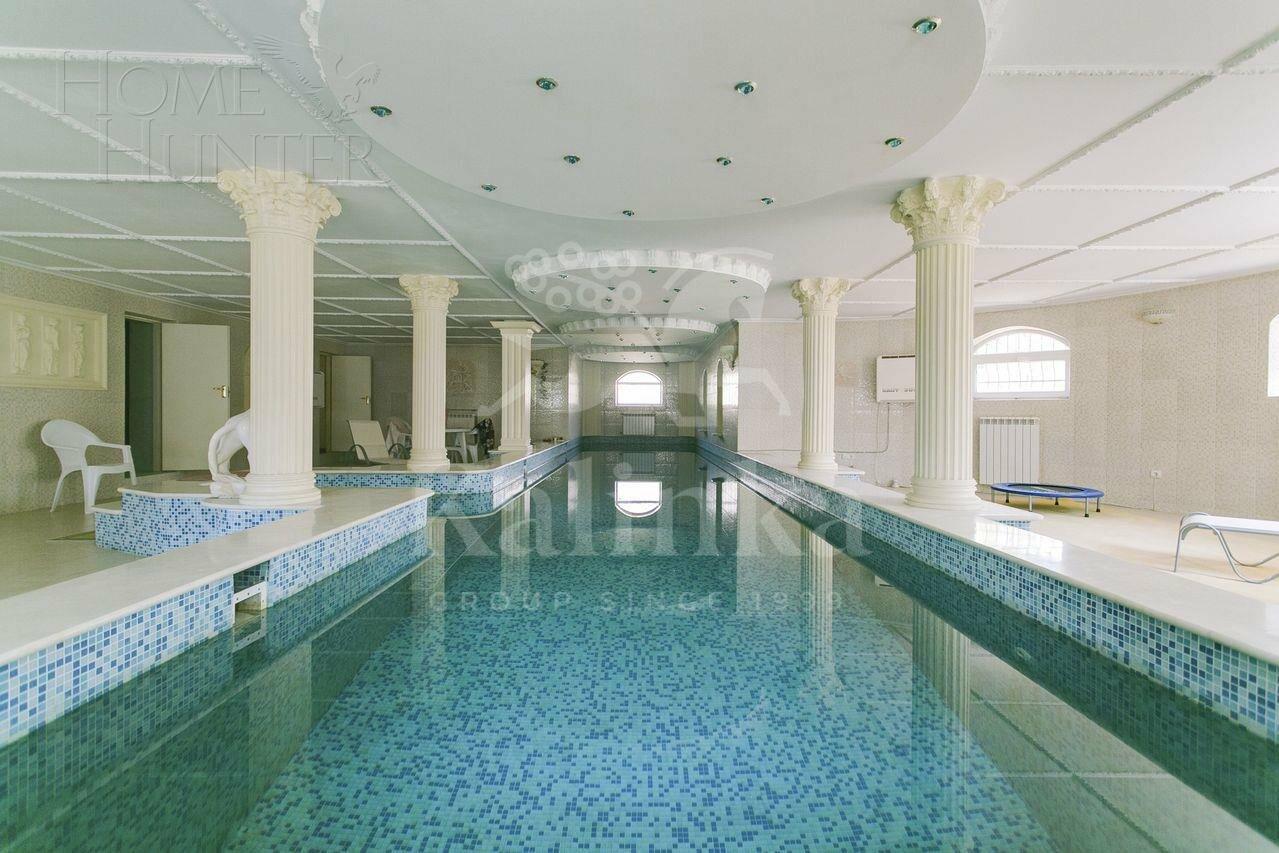 2-этажный коттедж 1 000 м² с отделкой