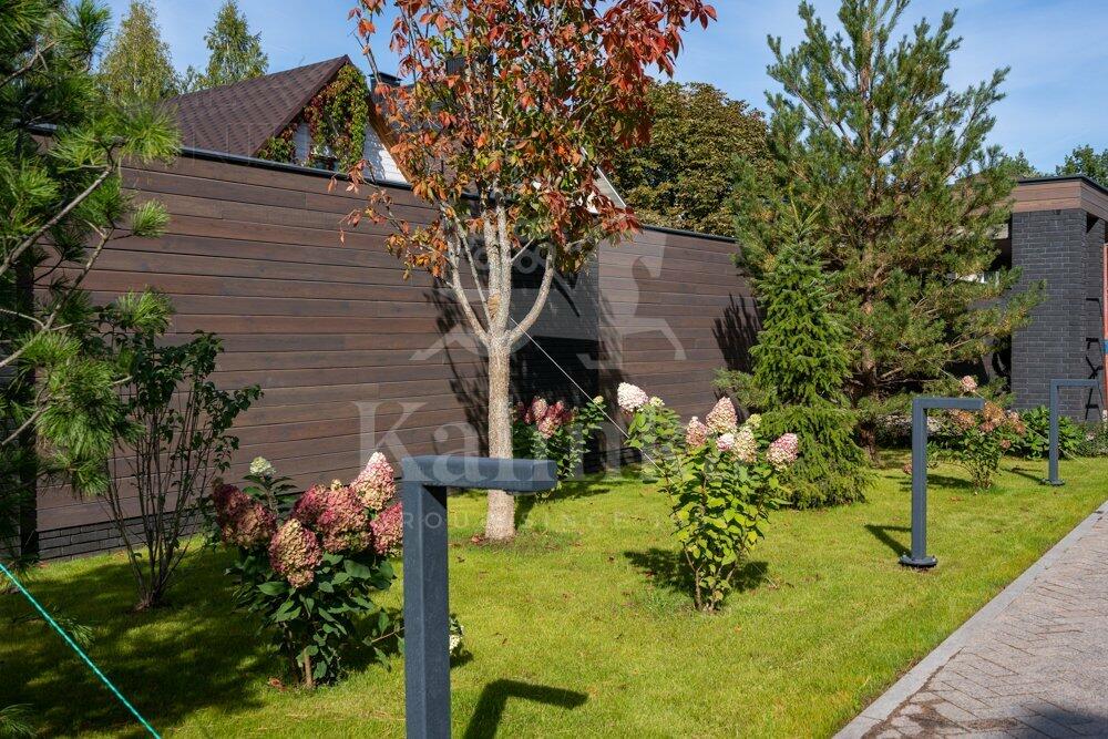 2-этажный коттедж 1 300 м² без отделки