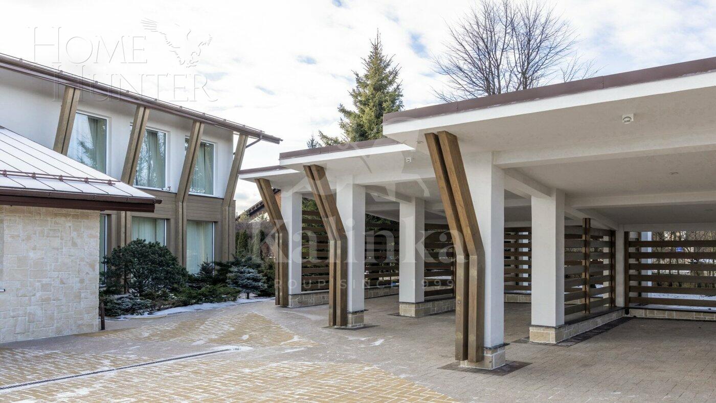 3-этажный коттедж 1 000 м² с отделкой