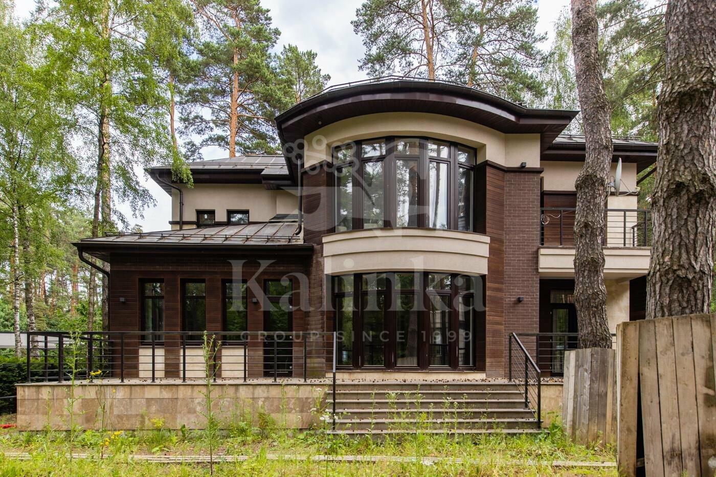 2-этажный коттедж 3 748 м² без отделки