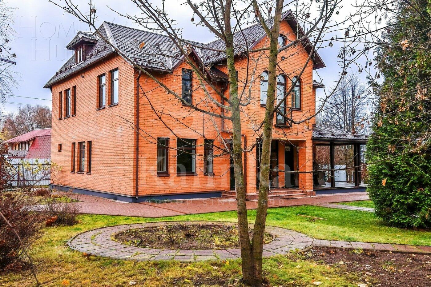 2-этажный коттедж 360 м² с отделкой