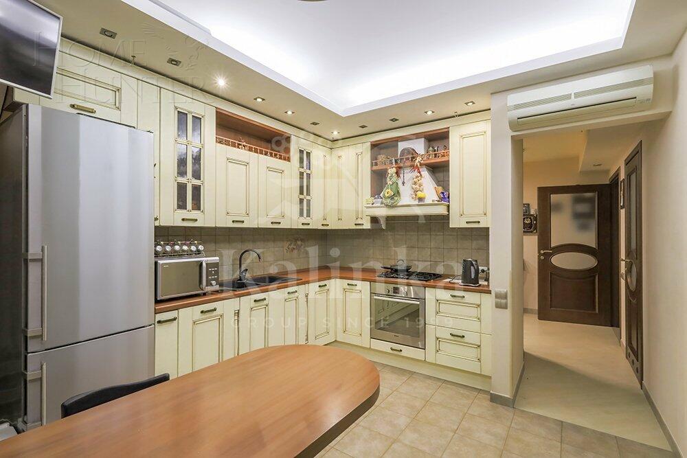 3-этажный таунхаус 400 м² с отделкой