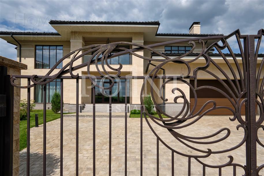 2-этажный коттедж 640 м² с отделкой