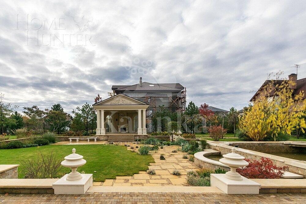 2-этажный коттедж 737 м² с отделкой