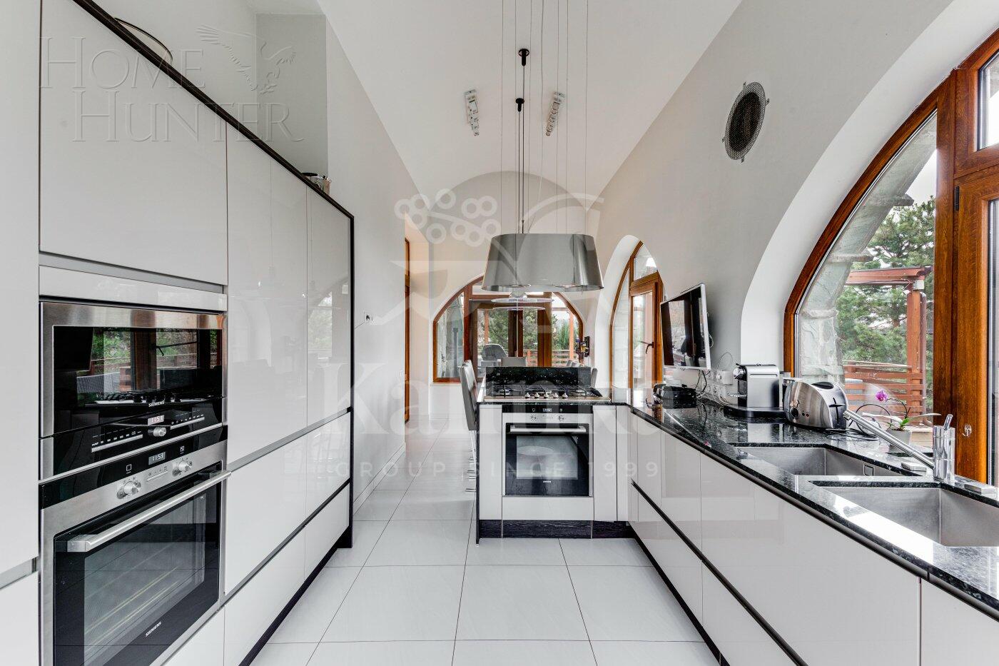 2-этажный коттедж 750 м² с отделкой