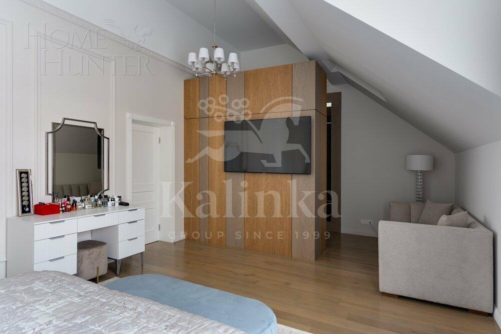 3-этажный таунхаус 400 м² с отделкой