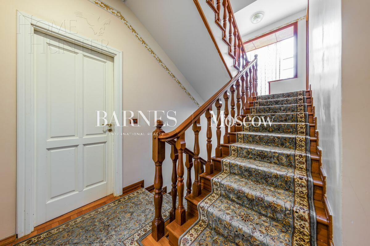 2-этажный коттедж 800 м² с отделкой