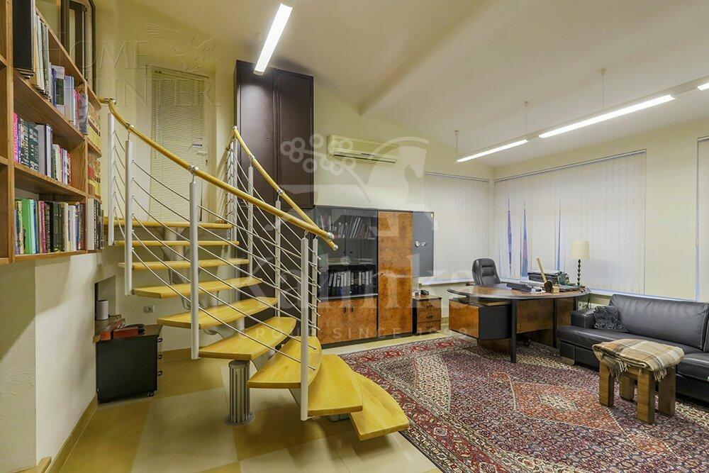 3-этажный таунхаус 400 м² с отделкой