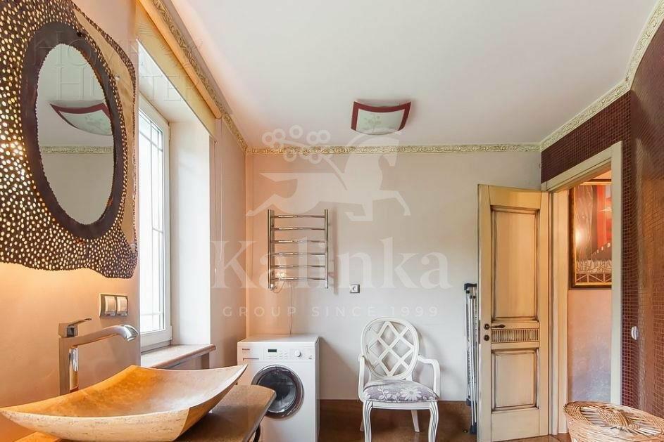 3-этажный коттедж 400 м² с отделкой